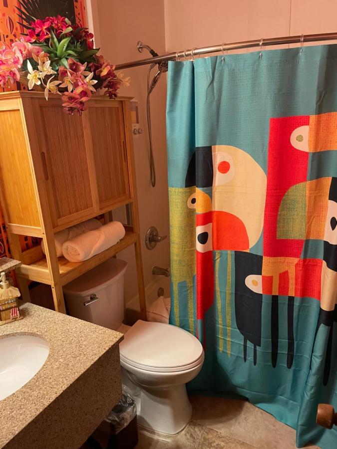 The Kondo Tiki Tampa Kültér fotó