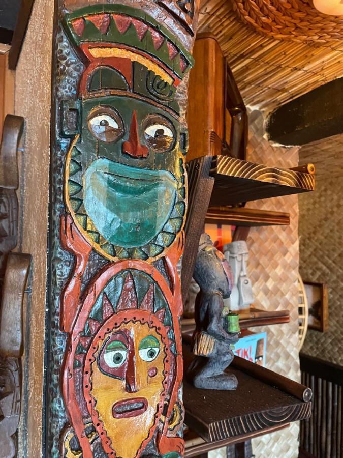 The Kondo Tiki Tampa Kültér fotó