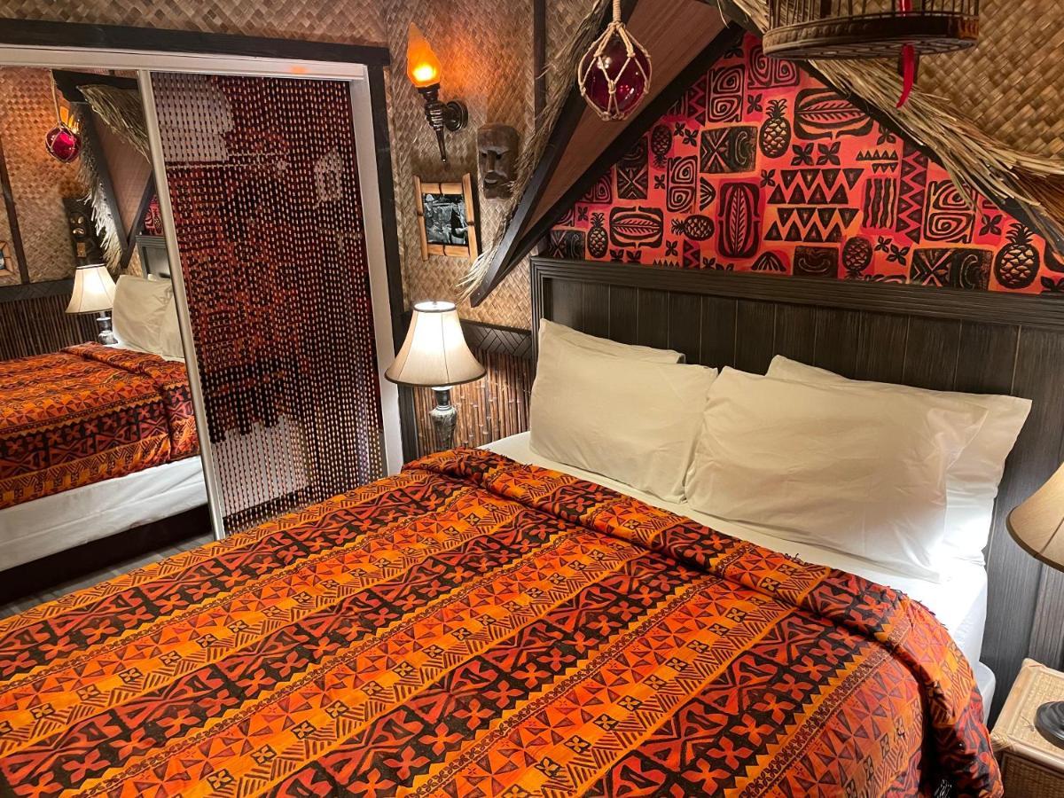 The Kondo Tiki Tampa Kültér fotó