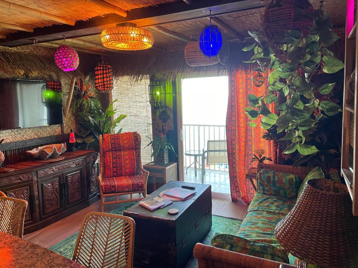 The Kondo Tiki Tampa Kültér fotó