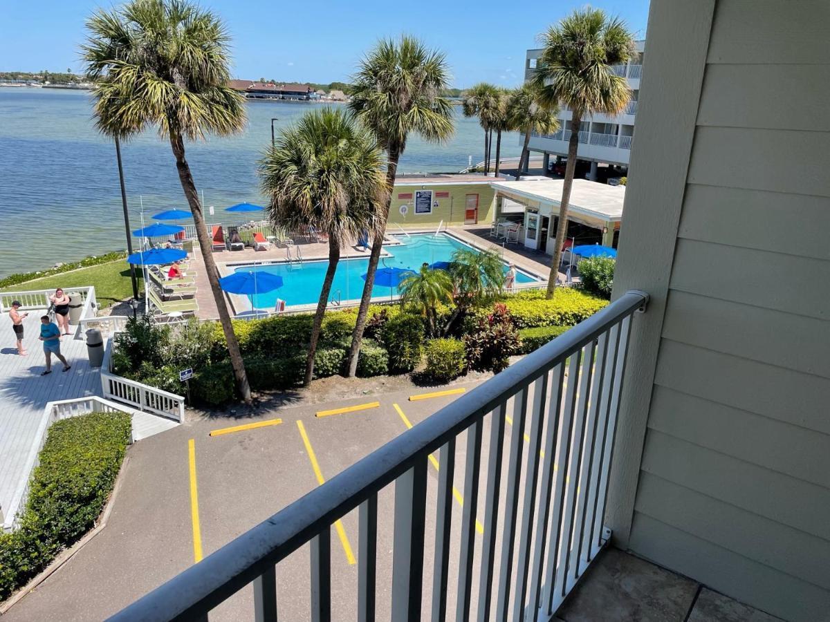 The Kondo Tiki Tampa Kültér fotó