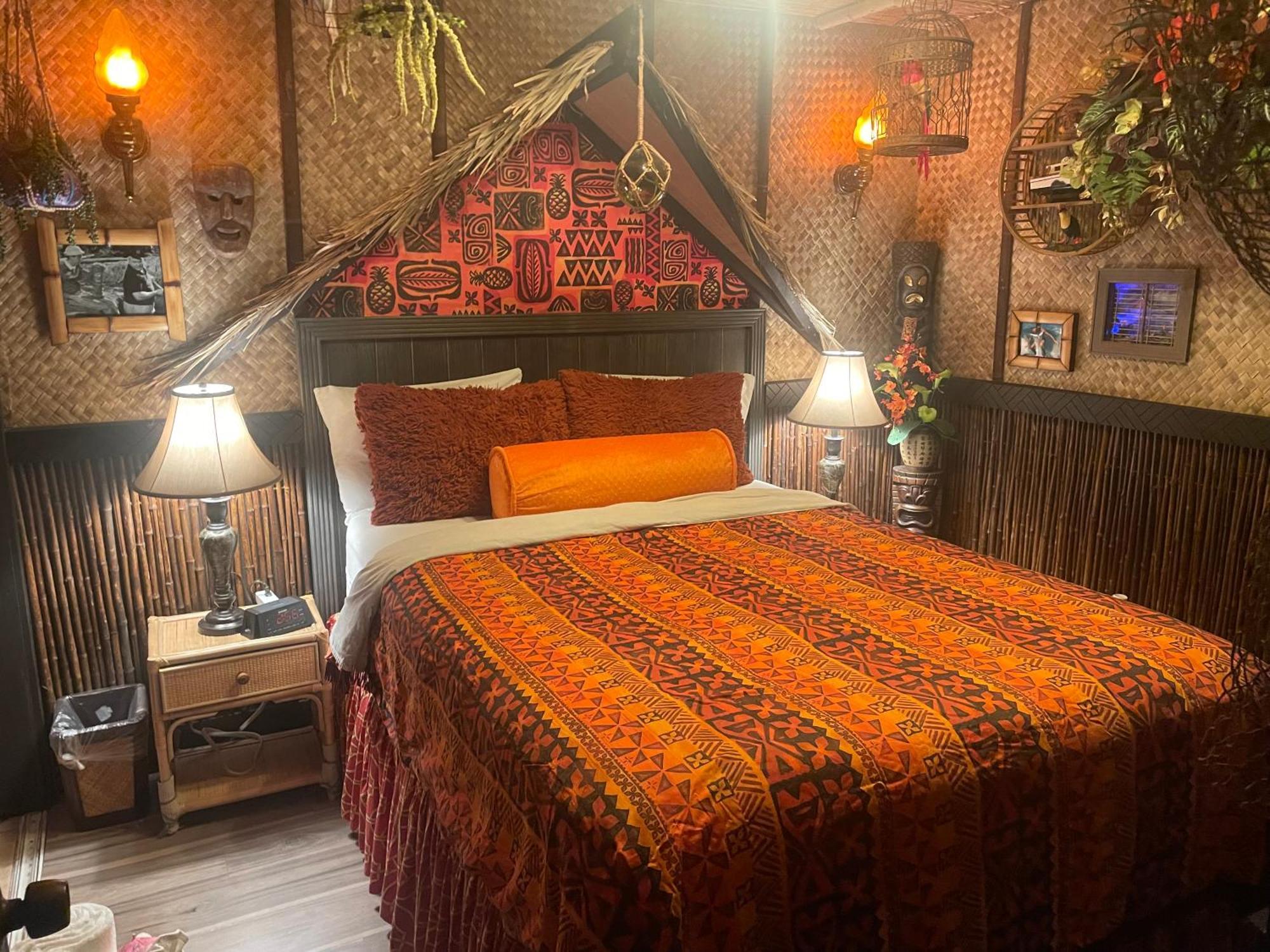 The Kondo Tiki Tampa Kültér fotó